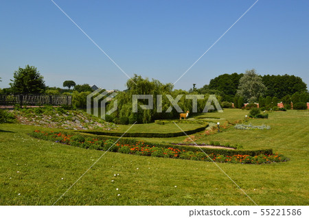 Landscape design of flower arrangements 55221586