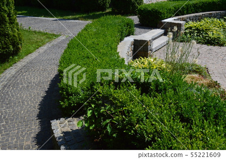 Landscape design of flower arrangements 55221609