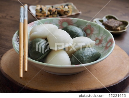 Korean traditional food Songpyeon, Hangwa 55221653