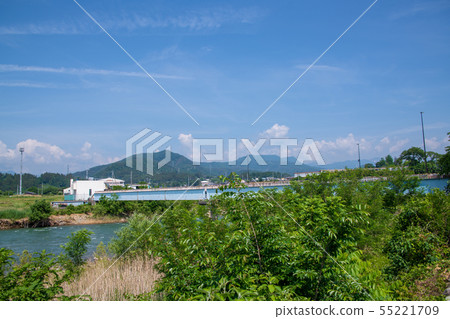 從Wataru橋的群馬河群馬縣Minakami鎮風景的風景 55221709