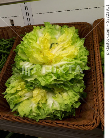 A rare method of selling lettuce (at a supermarket in Milan) 55222911