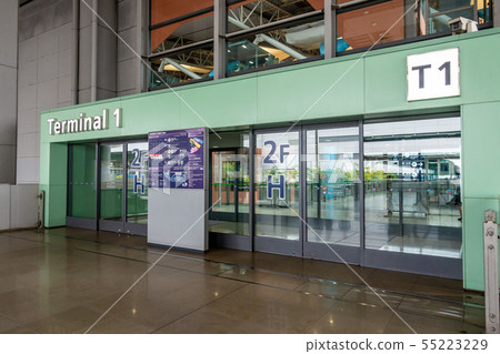 Kansai International Airport Terminal 1 entrance 55223229