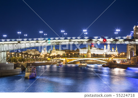 Night view of the Kremlin and Moskva River 55224718