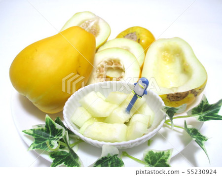 Golden McWauli 55230924