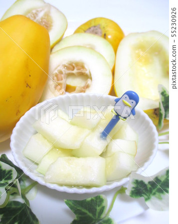 Golden McWauli 55230926