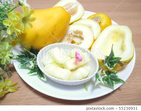 Golden McWauli 55230931