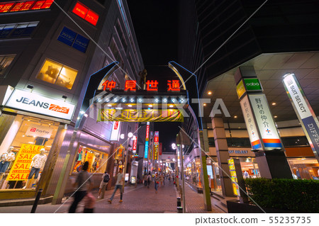 日本川崎市容我們在川崎站前看“Nakamise”等 日本川崎市容我們在川崎站前看“Nakamise”等 55235735