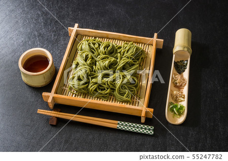 新鮮的蕎麥麵新制的生蕎麥麵日本食品 55247782