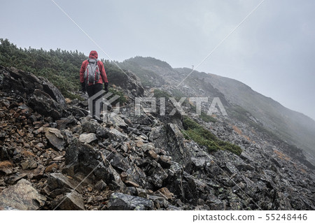 山地景觀（惡劣天氣） 55248446