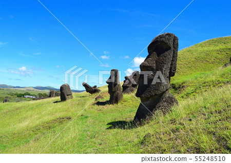Moai manufacturing plant Lano Lalac mountain 55248510