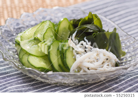 Cucumber vinegared sauce 55250315