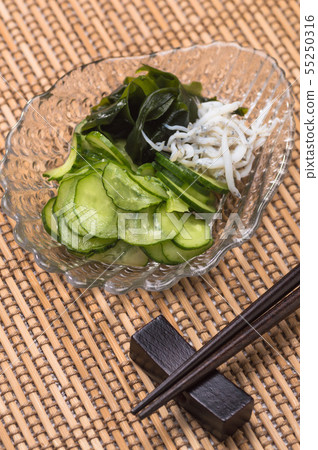 Cucumber vinegared sauce 55250316