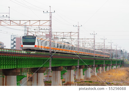中央線經過多摩河大橋 55256088
