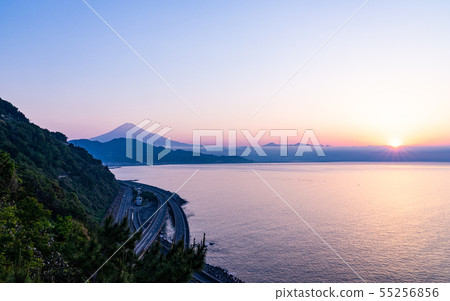 從靜岡山和富士山出發的日出 55256856