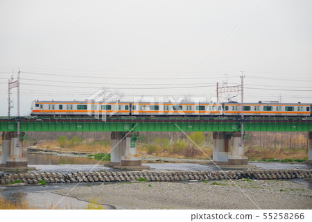 中央線經過多摩河大橋 中央線經過多摩河大橋 55258266