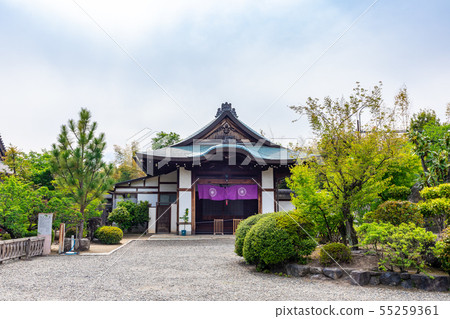 Large entrance Eaves Tangkaze Kyoto Kenshu-ji 55259361
