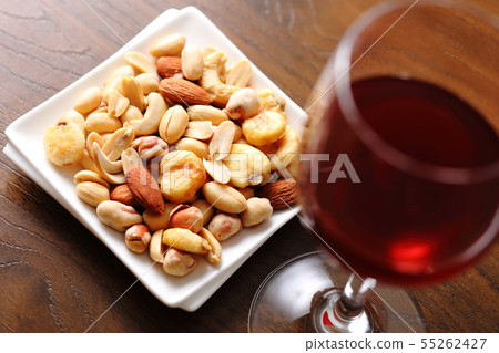 Red wine 55262427