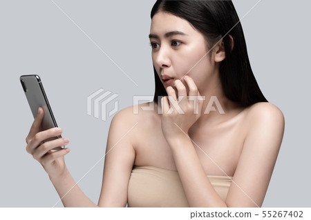 Portait of Surprised expression on young beautiful 55267402