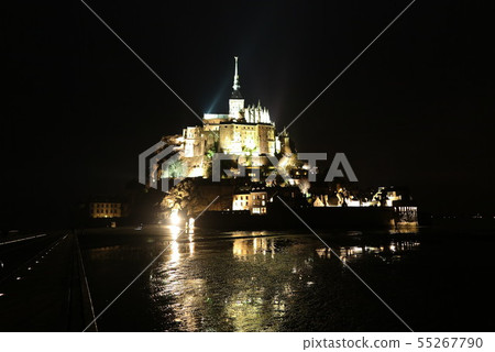 世界遺產聖米歇爾山(世界遺產的聖米歇爾山)的夜景 世界遺產聖米歇爾山(世界遺產的聖米歇爾山)的夜景 55267790