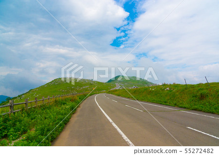 Shikoku karst 55272482