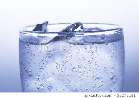 Carbonated water Carbonated water 55273181