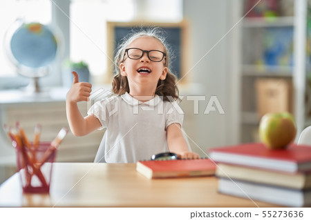 Kid is learning in class Kid is learning in class 55273636