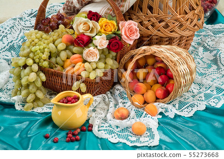 Baskets And Fruits 55273668
