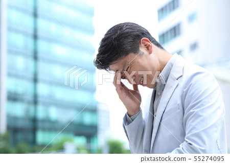 Middle-aged man 55274095