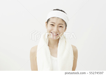 A lady with a bath 55274597