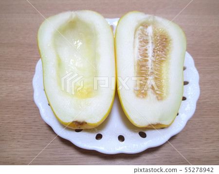 Cross section of cut mackerel 55278942