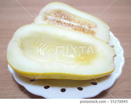 Cross section of cut mackerel 55278945