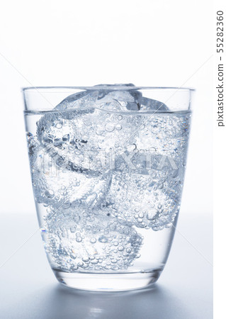 Carbonated water Carbonated water 55282360