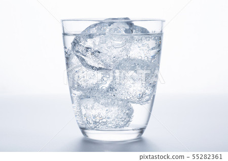 Carbonated water  55282361