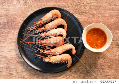 steamed shrimp with salt dipping spicy sauce 55282537