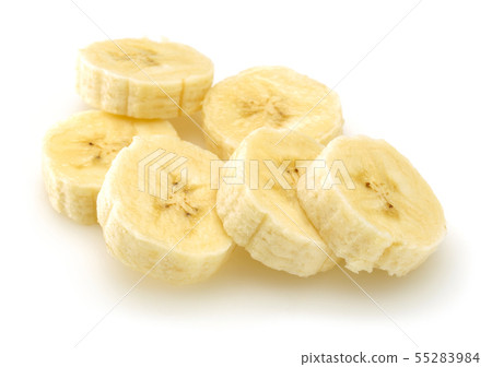 Sliced ripe banana isolated on white 55283984