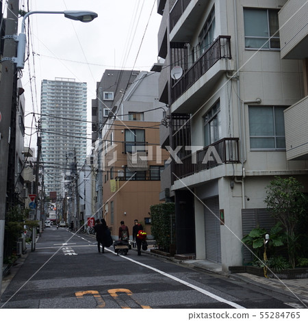 Three musicians go on the road 55284765