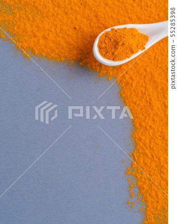 Turmeric Powder with copy space 55285398