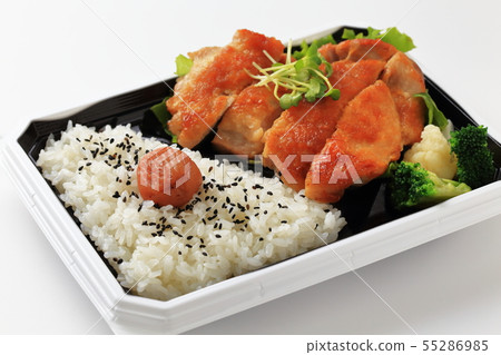 Chicken steak box lunch 55286985