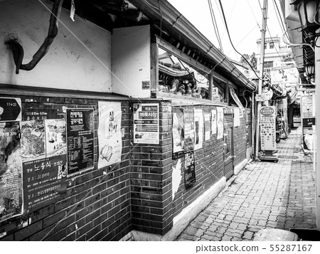 Back alley in Seoul Insadong Monochrome Back alley in Seoul Insadong Monochrome 55287167