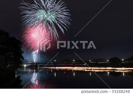 安倍Minazuki節日燈籠下沉煙花 安倍Minazuki節日燈籠下沉煙花 55288249