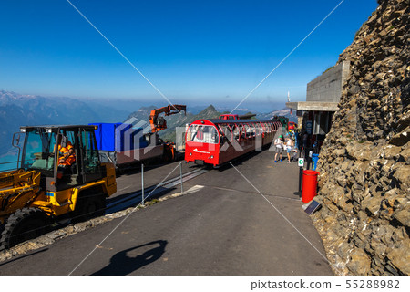 [Switzerland] Brienz Rothhorn Station 55288982