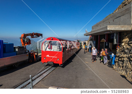 [Switzerland] Brienz Rothhorn Station 55288983
