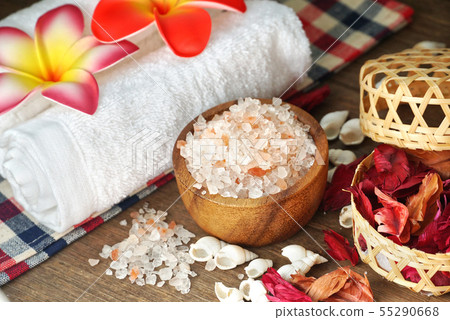 Topview himalaya salt decorate with flower and Topview himalaya salt decorate with flower and 55290668