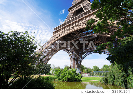 eiffel tour and Paris cityscape 55291194