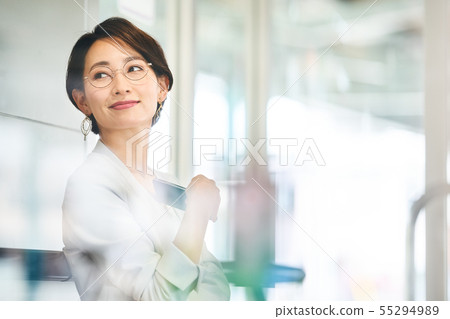 Business woman waiting room photography cooperation "Keio Electric Railway Co., Ltd." 55294989