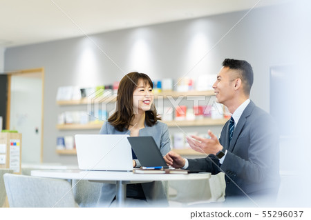 Business image Male employee Female employee Business image Male employee Female employee 55296037