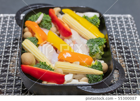 Baking bread, wrapped grilled, BBQ, bbq, charcoal grilled, grilled, grilled, seven rings, camping, food, charcoal, dodge oven Baking bread, wrapped grilled, BBQ, bbq, charcoal grilled, grilled, grilled, seven rings, camping, food, charcoal, dodge oven 55300087