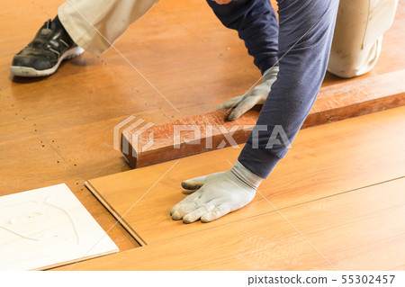 Floor work Interior work Worker who fits floor material Floor work Interior work Worker who fits floor material 55302457