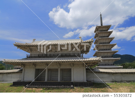 Layout model of the remains of the special historical site Sanuki Kokubunji (Nanamon, seven-storied pagoda) Layout model of the remains of the special historical site Sanuki Kokubunji (Nanamon, seven-storied pagoda) 55303872