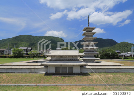 Layout model of the remains of the special historical site Sanuki Kokubunji (Nanamon, seven-storied pagoda) Layout model of the remains of the special historical site Sanuki Kokubunji (Nanamon, seven-storied pagoda) 55303873